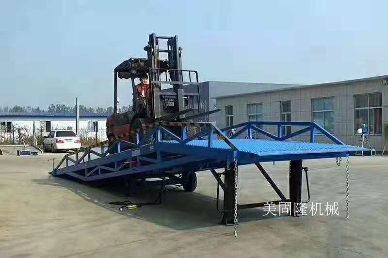 达州移动式登车桥价格